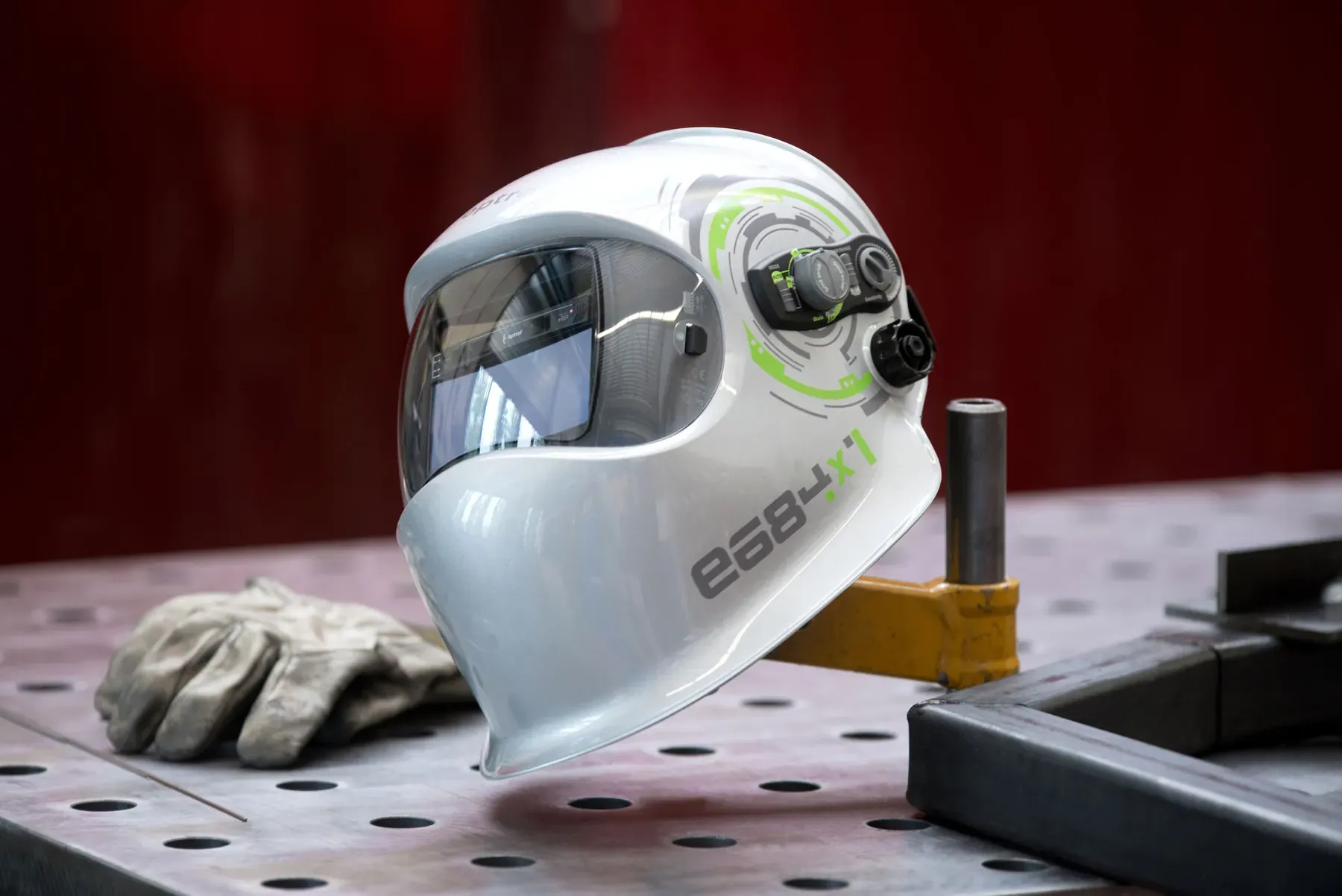 optrel e684 — auto-darkening welding helmet — 2